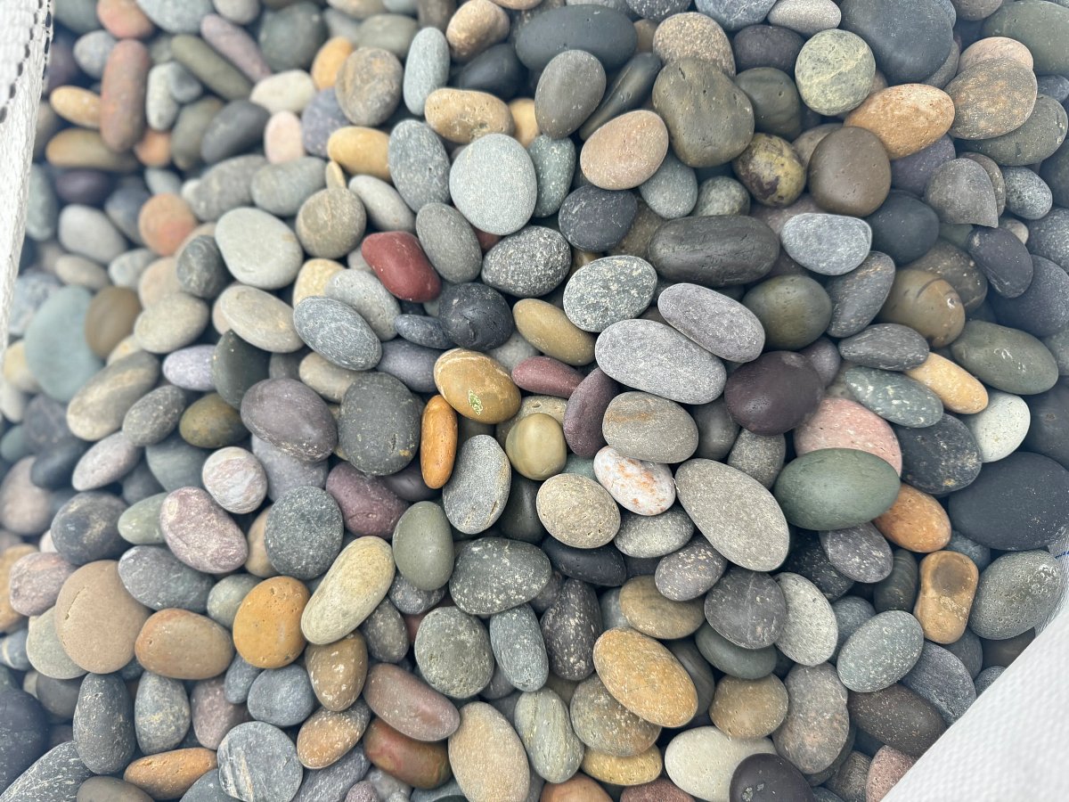 Mixed Colors mini pebbles 3/8”